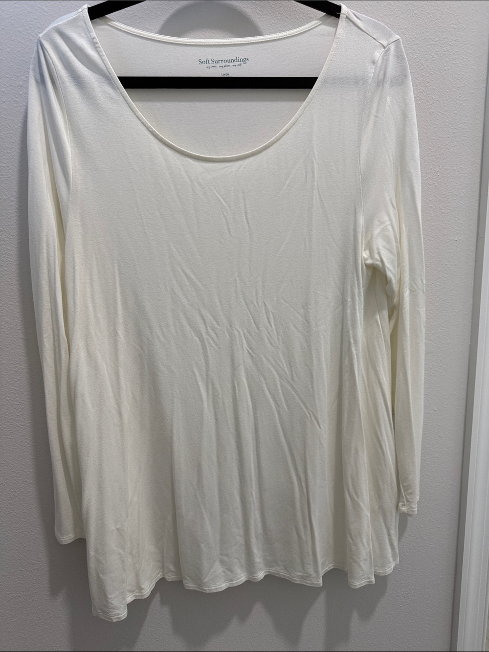 Soft Surroundings Cream Scoop Neck Long Sleeve Tee
